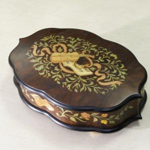 puinen musiikkilaatikko