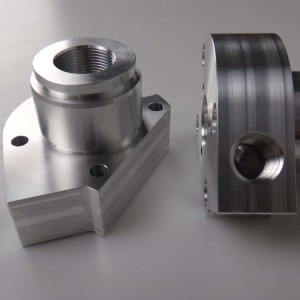 Autojen ei-vakio-osien räätälöinti