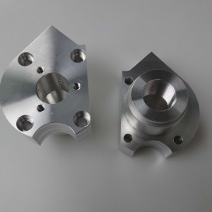 Autojen ei-vakio-osien räätälöinti