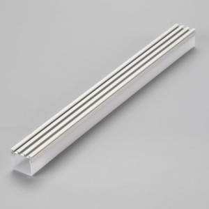 LED-alumiiniprofiili, jossa on PC-kannen päätykannet ja LED-nauhan kiinnitysklipit