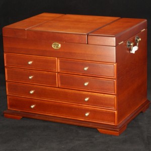 Kolmen kannen puiset korut laatikko