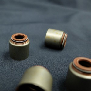 Räätälöity koko Auton kumiosat Venttiilin varren öljytiiviste SKF-tiiviste kuorma-autojen moottoreihin