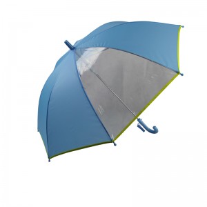 yksi paneeli näkee sinisen mainoslasten sateenvarjon läpi