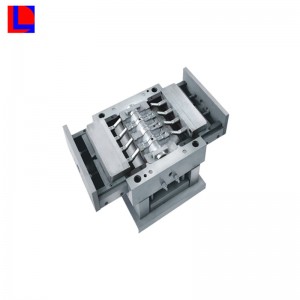 valmistaa räätälöityä kumimuottia, jolloin nestemäinen silikonikumia valmistetaan kumin injektiotuotteeseen