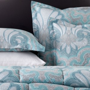 Tikkauspesäkkeet synteettistä kuitua