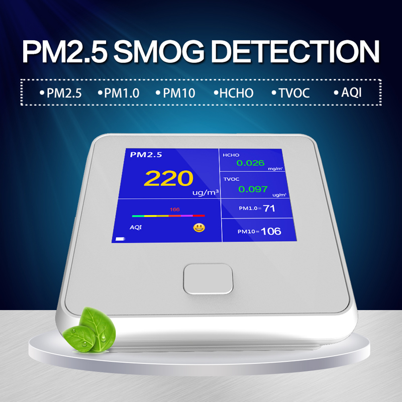 Ilmanlaatumittari sisätiloissa sijaitsevassa digitaalisessa PM2.5 -kaasuanalysaattorissa TVOC HCHO AQI PM10 -testerin ilmananalysaattorit ladattavalla akulla