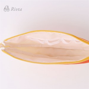 Hedelmillä painetut naisten kosmetiikkameikkipussi vetoketjulla