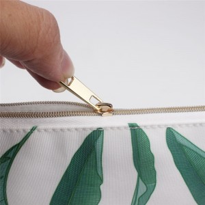 Korkealaatuinen erityisesti painettu naisten henkilökohtainen kosmetiikkapussi