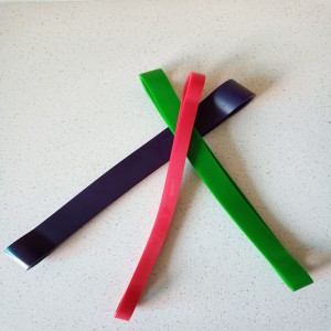 Lyhyt lateksinen kiristysbändi