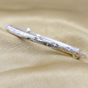 999 hopearannekoru Tähtitähti-naisten tyyli yksinkertainen pyöreä putki hiottu käsirannekoru