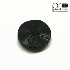 Mukautettu logo pyöreä kaiverrushartsi Ompele napit vaatteille / paitalle