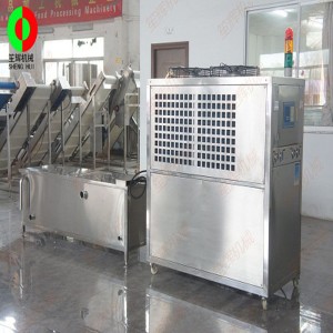 Kolmen kourun esijäähdytysvesisäiliö ZL- (10.10.2015)