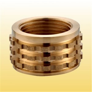 Messinkilevyn kiinnitys