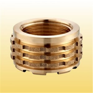 Messinkilevyn kiinnitys