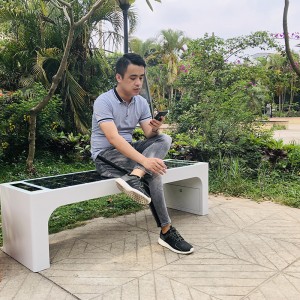 Älykkäät katukalusteet kaupunkien istuimet aurinkovoimalla