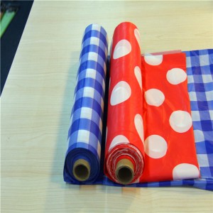 Kertakäyttöinen painettu pvc-pöytäliina kuitukangasrullilla