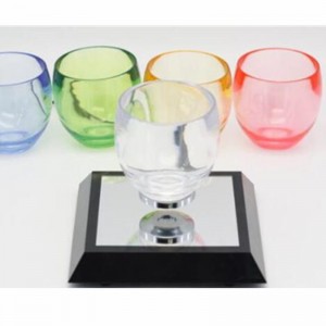 360 pyörivä magneettinen levitaatio pohjassa oleva floatjng-juomakuppi