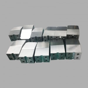 Jyrsintätyökalun sorvaus teollisuuslaitteiden kokoonpanoa varten