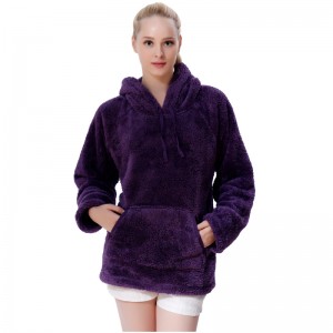 Naiset nauravat fleece violetti hupullinen tasku pusero