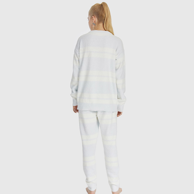 Naisten raidallinen elastinen mikrokuitufleece-pyjamat