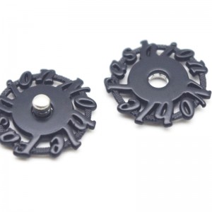 Tukkumyyntituotteiden muotiasusteiden lisävarusteet metallisella korupainikkeella 6