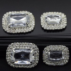 Uusi muotoilu tyylikäs valkoinen koru kirkas akryyli strassi nappi halpa ompelu muovinen painike 9