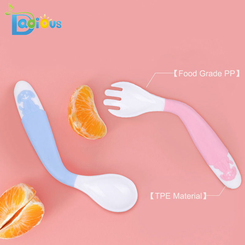 Uusi saapumisvauva Baby Learning Spoon ja Fork BPA Free Plastic Toddler astiat Bendable Soft Perfect Self Feeding vauvan lusikat \ t