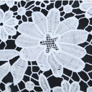 Puhdas pitsi-kangasta, brodeerattu polyesteri-pitsi-kangas, maidon silkki, pitsi.Polyesteri / Nylon-pitsi ， puuvilla-pitsi