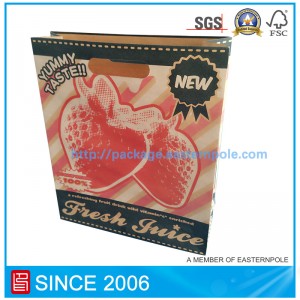 Ruskea kierrätysmateriaalin paperipussi, jossa on kuorittu kahva