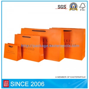 Ostaa paperipussi, jossa on yksilöllinen muotoilu