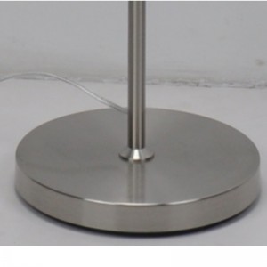 Lattiavalaisin laserleikatulla mustalla kankaalla