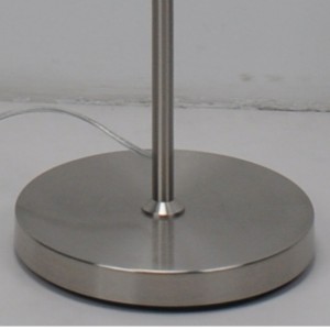 Lattiavalaisin pellavakankaalla