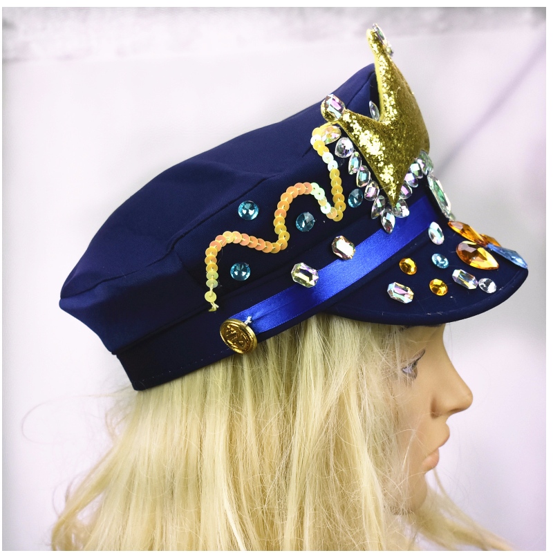 Uusi safiirin sininen kruunu Lyjenny-hattu Brasilian karnevaali-timanttihatut paljastettu hattu mittatilaustyönä