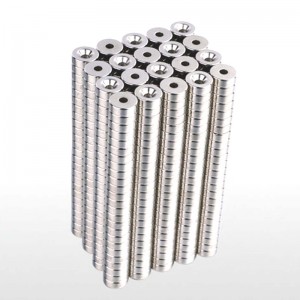 Auton haltija Matkapuhelimen matkapuhelintelineiden magneetit