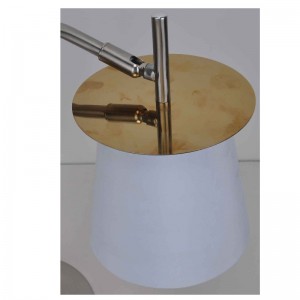 Pöytävalaisin kangas varjolla ja koristearkki