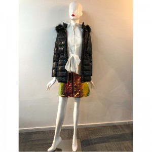 NAISTEN SHINY PUFFER -TAKKI MUSTAA RLWPC0082