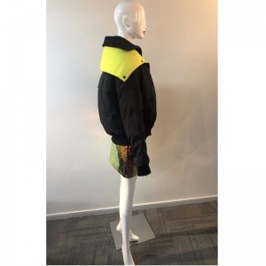 NAISTEN LAAJAKASKINEN PUFERIPAKKA RLWPC0084