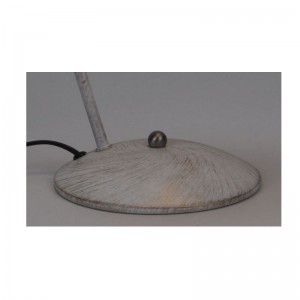 Pöytävalaisin, jossa metallisen sävyn säätötoiminto ja valkoinen harjattu kulta