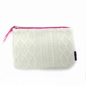 villainen kosmetiikkapussi