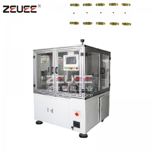 Hopeapisteinen metallituotteiden automaattinen ruuvin niittauskone