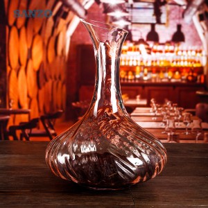 Kalkkunasta valmistettu käsintehty puhallettu lyijytön kideviini, korkealaatuinen viini