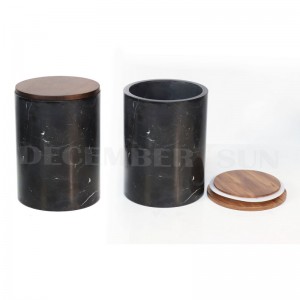 Musta marmorinen kanisterisarja