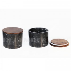 Musta marmorinen kanisterisarja