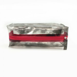 PVC-kosmetiikkapussi1