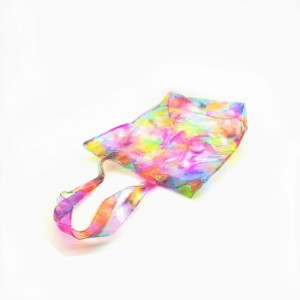 kirkasvärinen ostoskassi