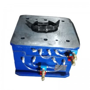 Moottoripyörän lamppu varjossa