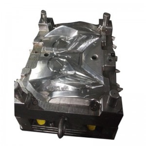 Moottoripyörän polttoainesäiliön verhouslevy