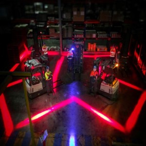 Pinoava LED-vaaleansininen \/ punainen väri