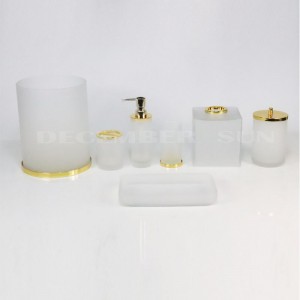 Näkövaikutus Frost Glass kylpyhuoneen tarvikkeet asetetaan