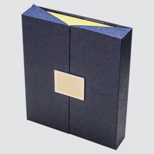 Ylellinen mukava hieno erityinen lahjapakkaus